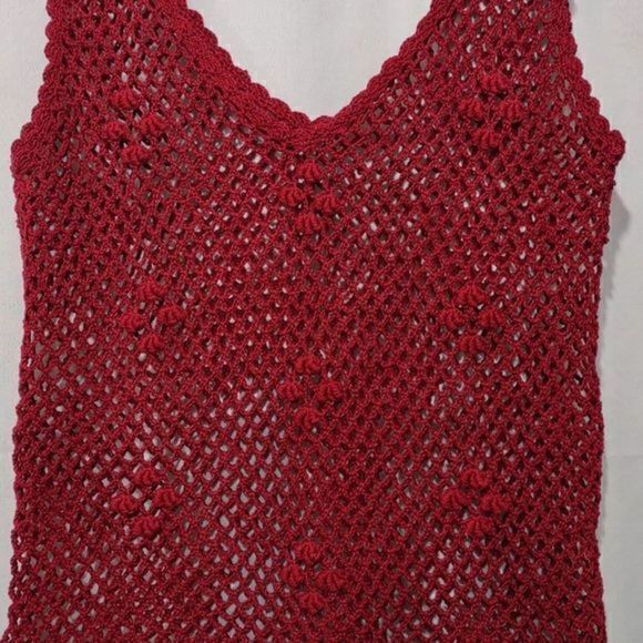 Red Crochet V Neck Tank Top with Scalloped Hem - Picture 2 of 5